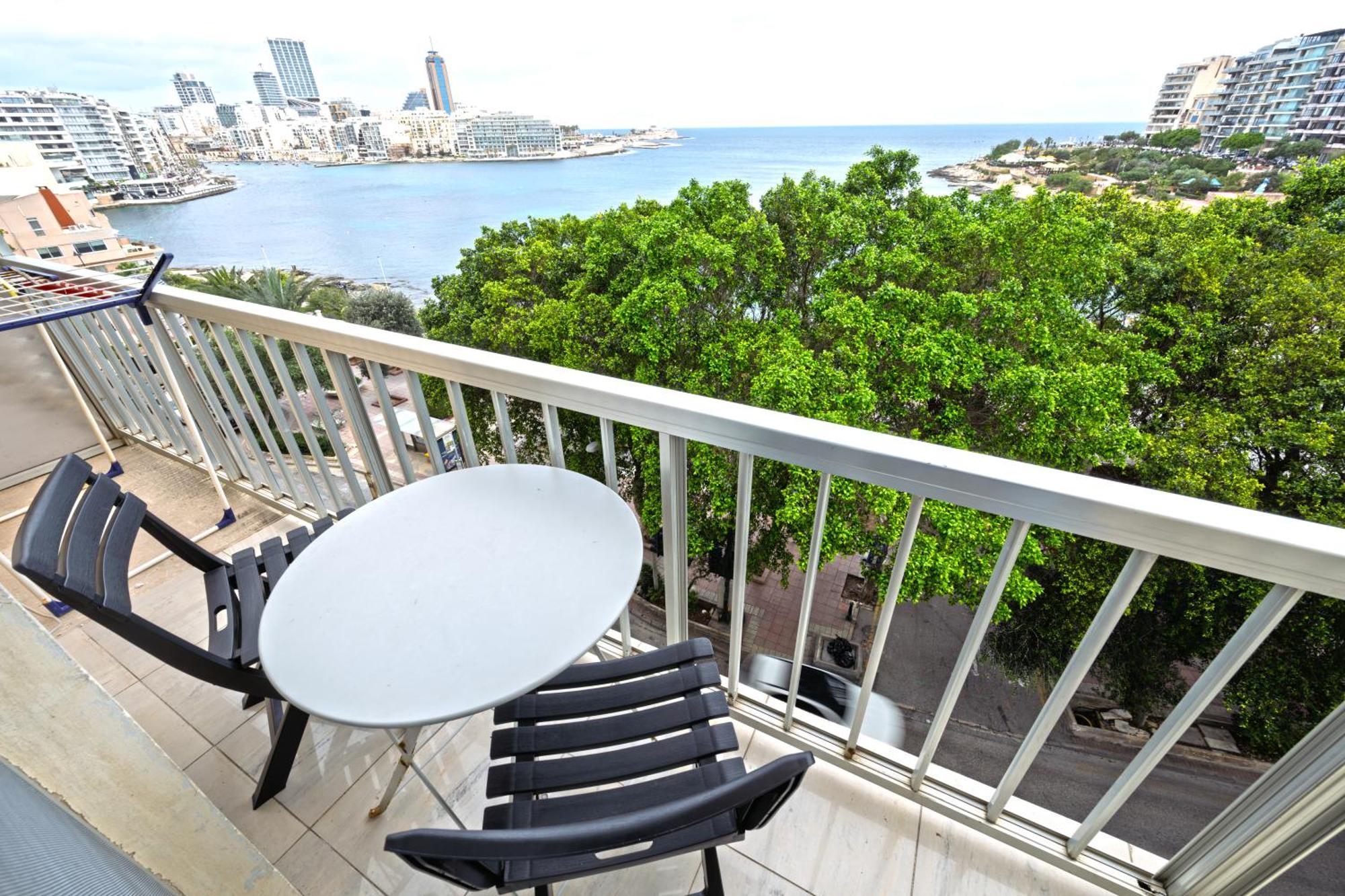 Vic- Seafront Apartment Sliema Exteriör bild